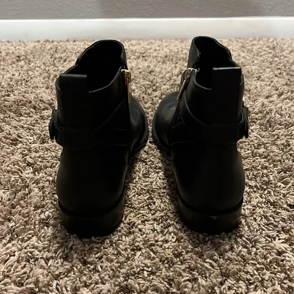 Tommy Hilfiger Black Booties NWOT - Picture 3 of 7